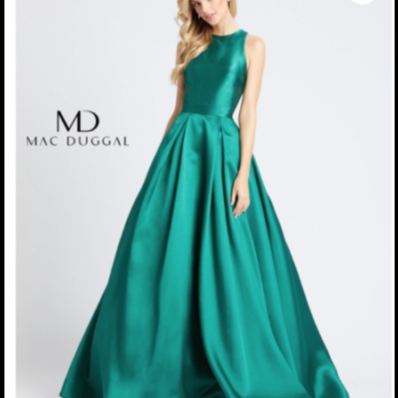 Mac Duggal elegant Green Gown - Picture 3 of 8